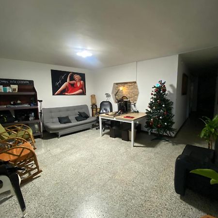 Hostel Kumho Alojamiento Медельїн Екстер'єр фото