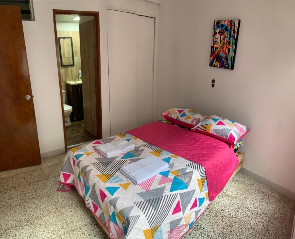 Hostel Kumho Alojamiento Медельїн Екстер'єр фото