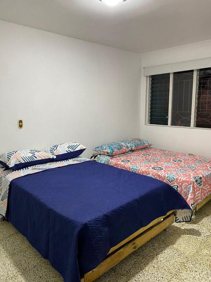 Hostel Kumho Alojamiento Медельїн Екстер'єр фото