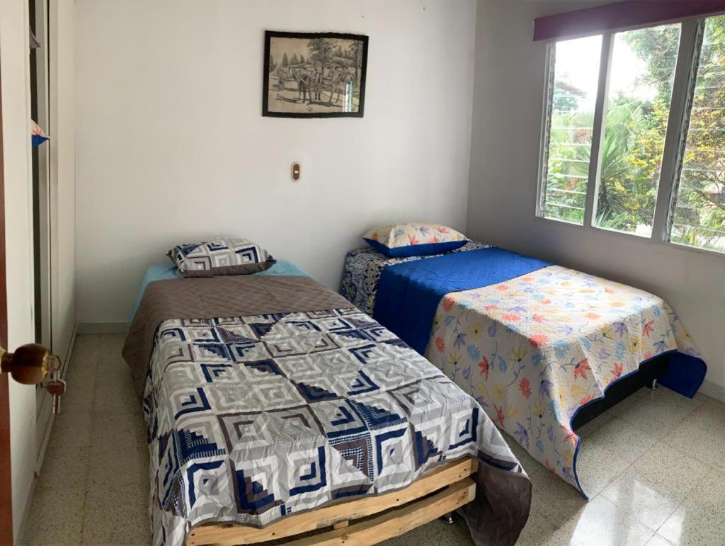 Hostel Kumho Alojamiento Медельїн Екстер'єр фото