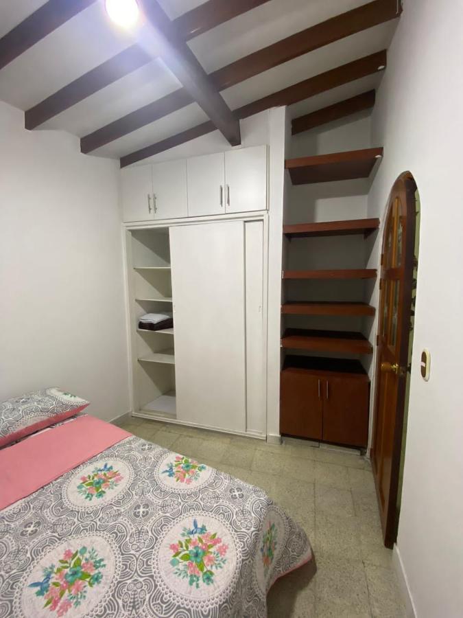 Hostel Kumho Alojamiento Медельїн Екстер'єр фото
