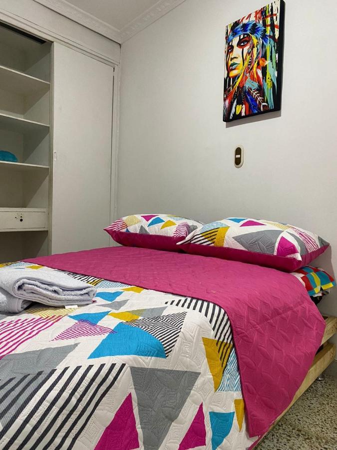 Hostel Kumho Alojamiento Медельїн Екстер'єр фото