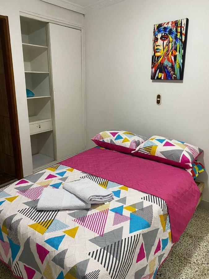 Hostel Kumho Alojamiento Медельїн Екстер'єр фото