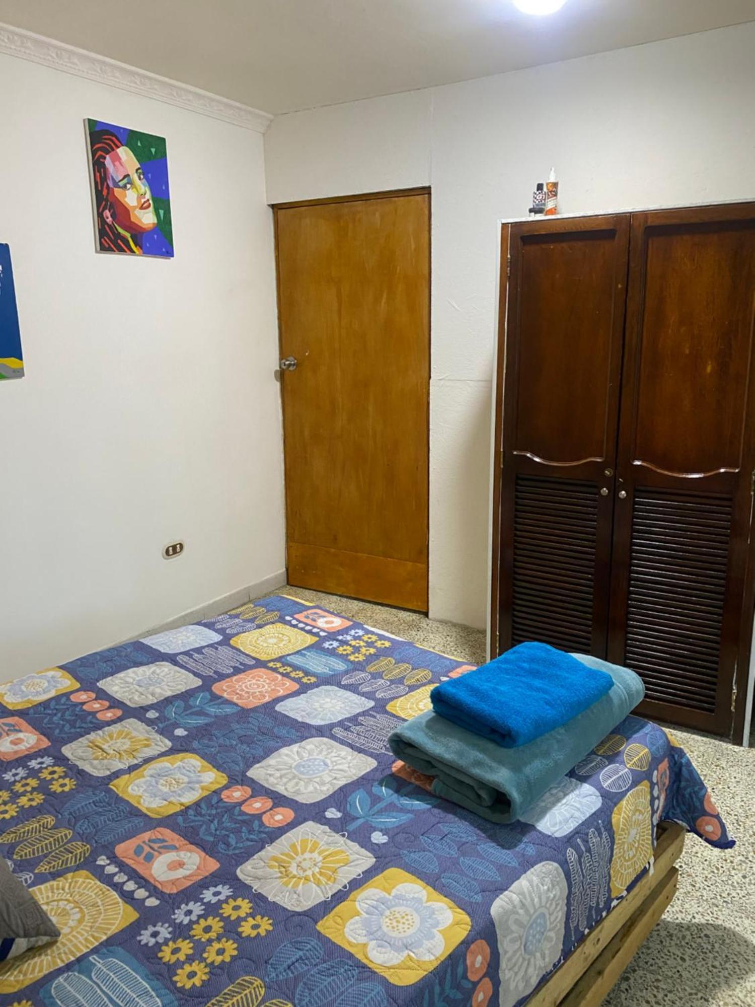 Hostel Kumho Alojamiento Медельїн Екстер'єр фото